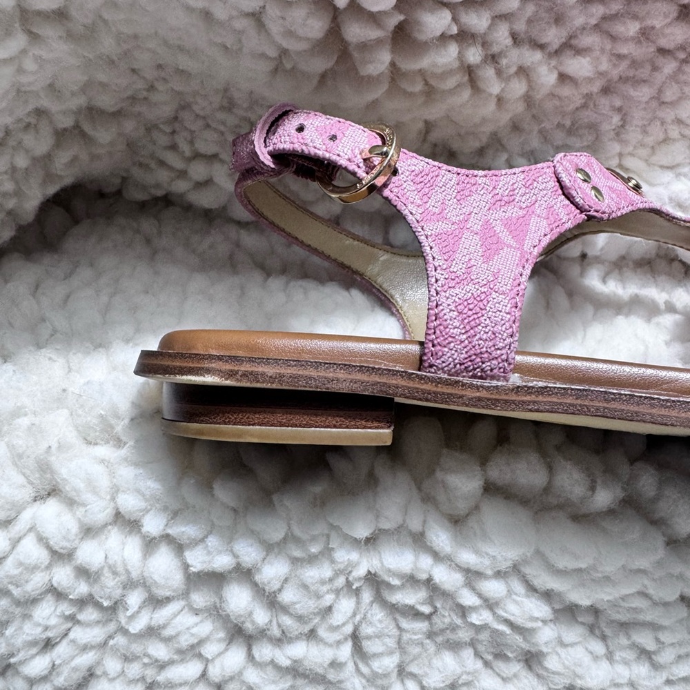 Michael Kors woman’s sandals 🩴 - Picture 8 of 11